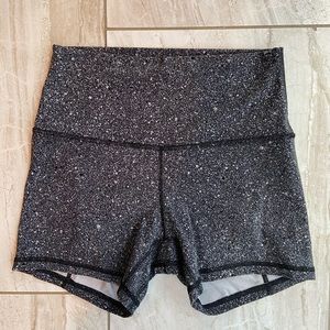 Lululemon 4” align shorts